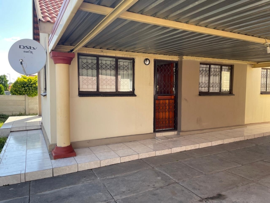 3 Bedroom Property for Sale in Freedom Park North West